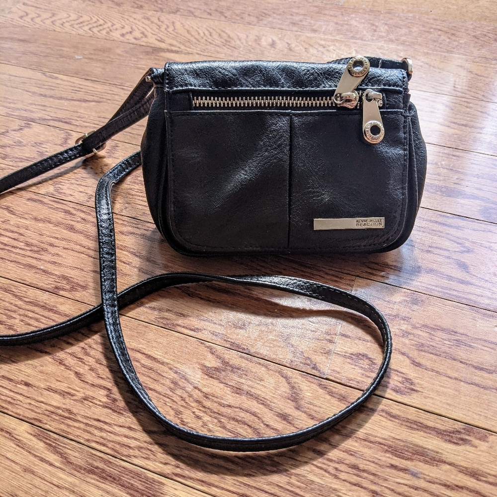Kenneth Cole Reaction Black Leather Purse